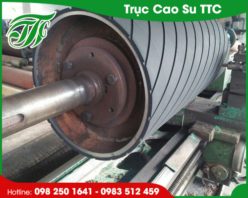Trục cao su xẻ rãnh